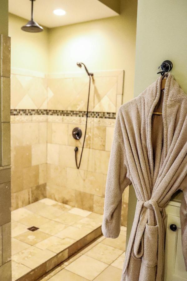 Early Inn At The Grove Rocky Mount ภายนอก รูปภาพ